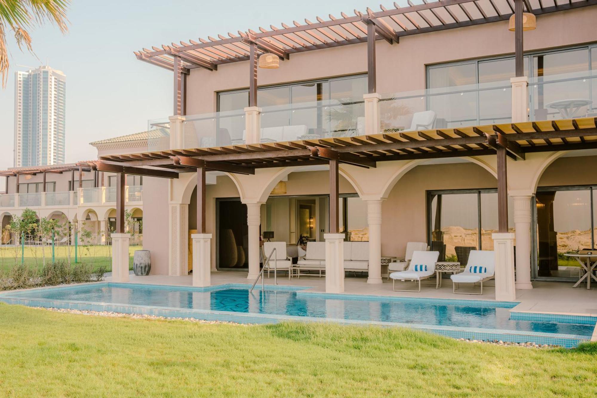 Royal Saray Resort Манама Экстерьер фото A villa at Jumeirah at Etihad Towers