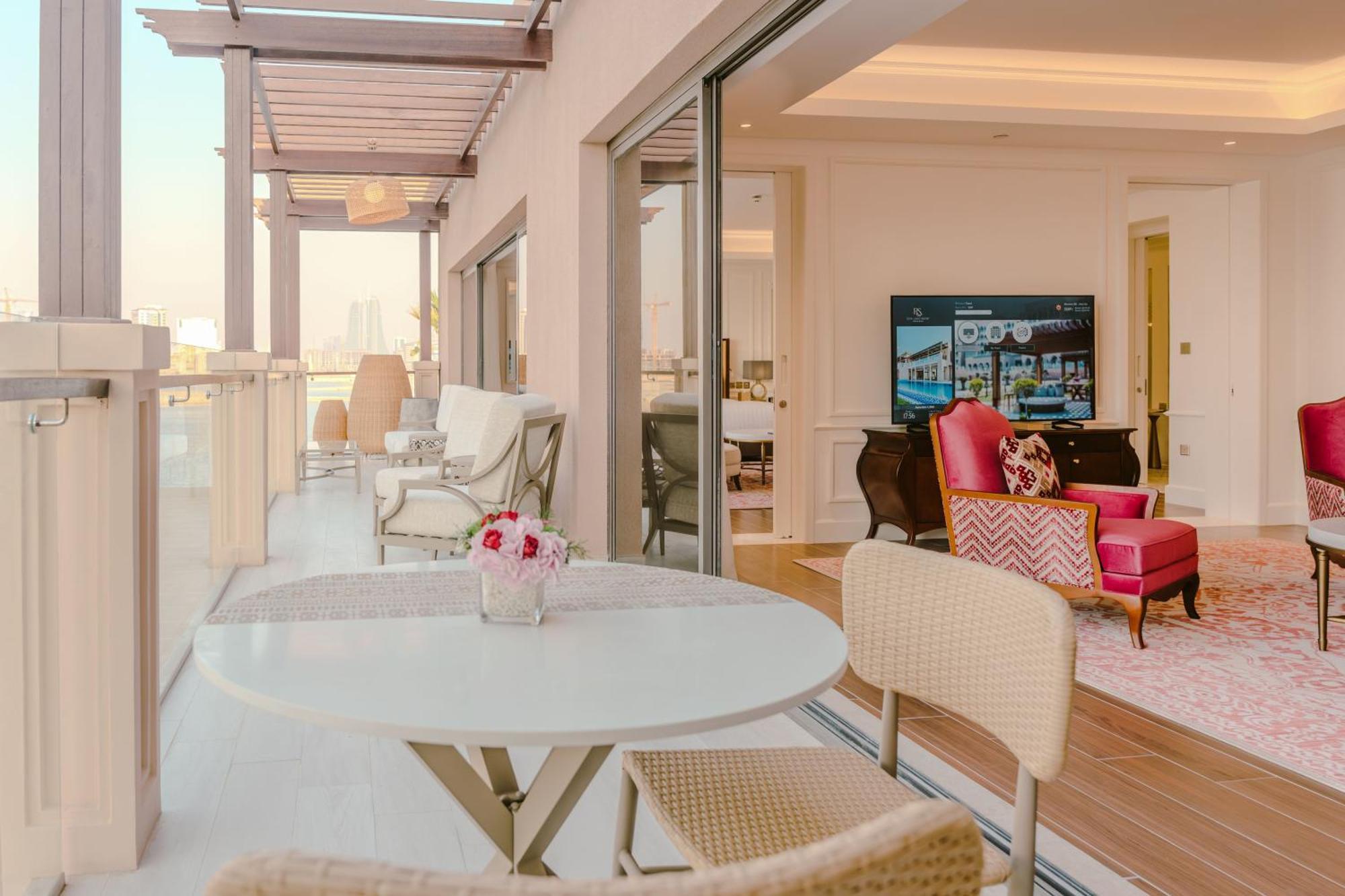 Royal Saray Resort Манама Экстерьер фото A suite at the Ritz-Carlton, DIFC