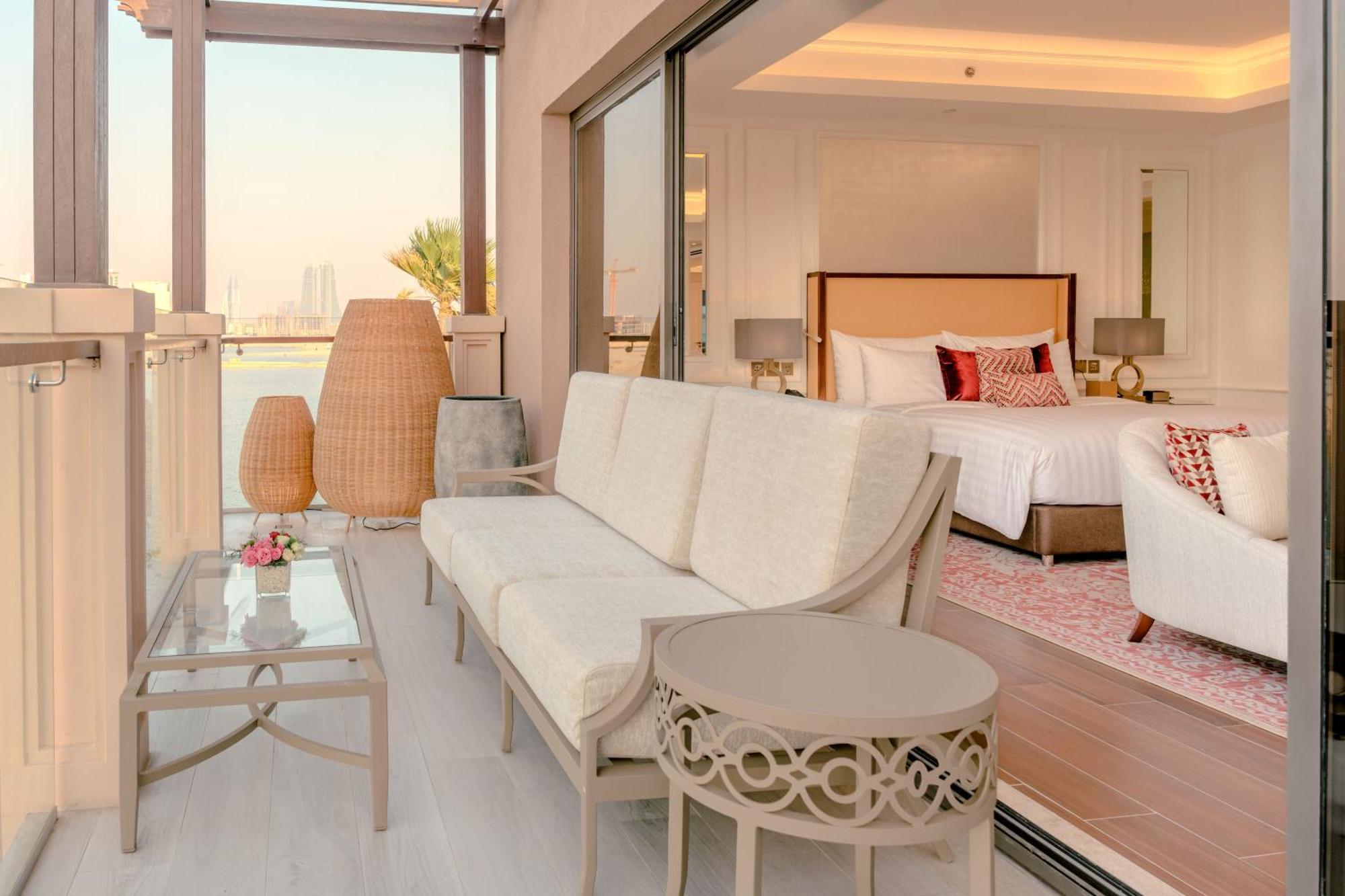 Royal Saray Resort Манама Экстерьер фото A suite at Jumeirah Creekside